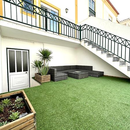 Вилла Baleal Happiness Surf House Феррел Экстерьер фото